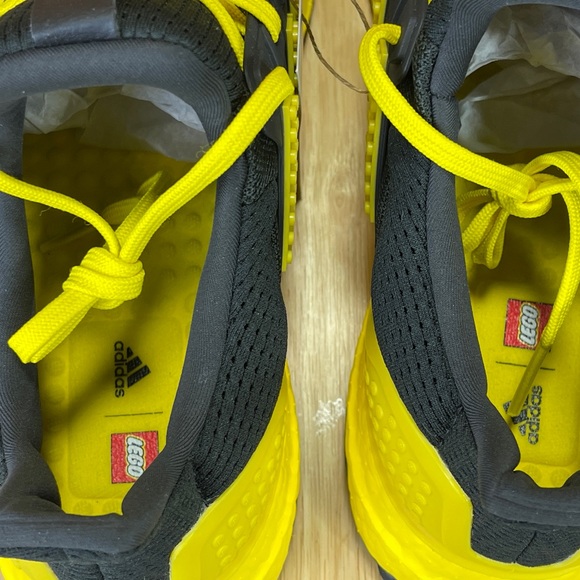Adidas UltraBoost DNA x LEGO® Size 9.5 - Black/Yellow, Great Cond. - Picture 8 of 11